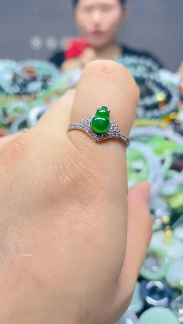翡翠未镶嵌颈饰/V/翡翠A货,1件也是批发价