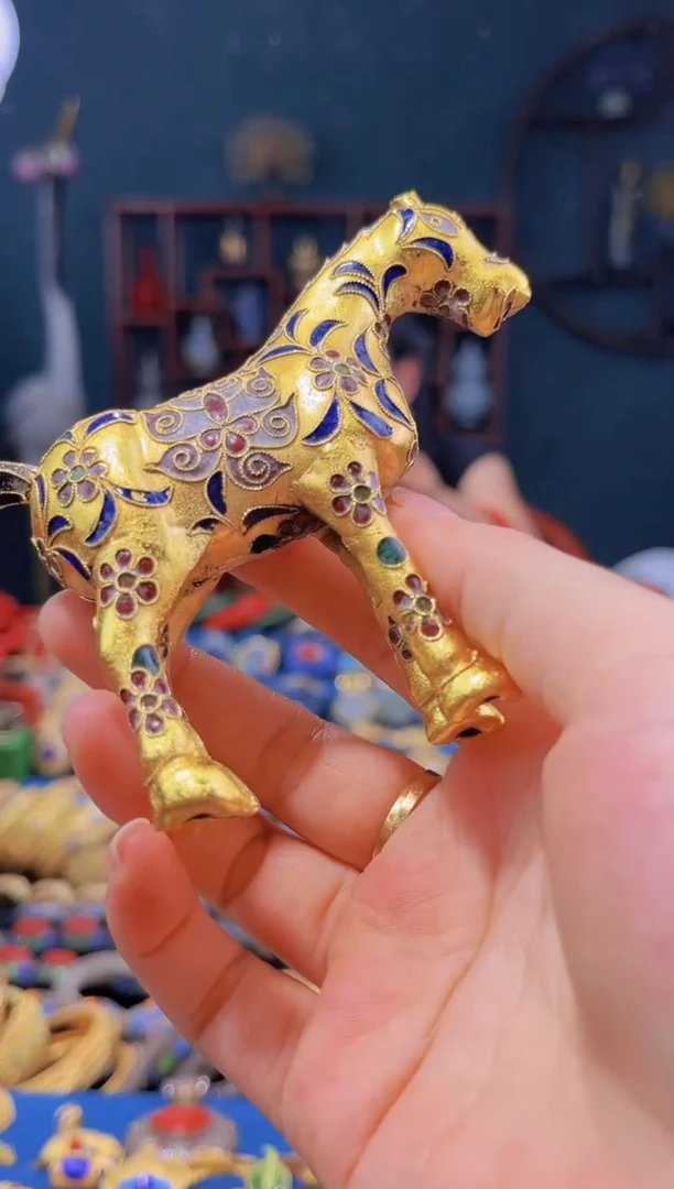 非遗技艺 景泰蓝花丝金地马