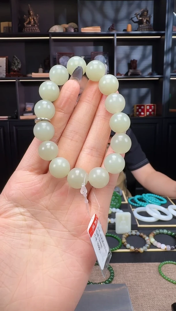 和田玉未镶嵌颈饰14mm且末圆珠手串