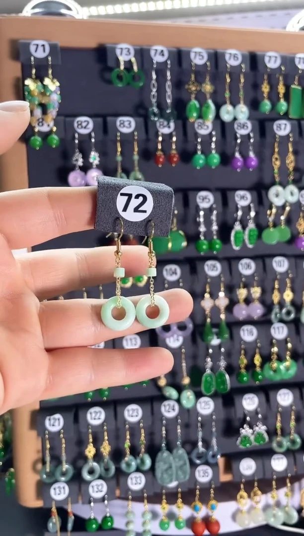 【闪购商品】翡翠耳饰银S925镶嵌72....