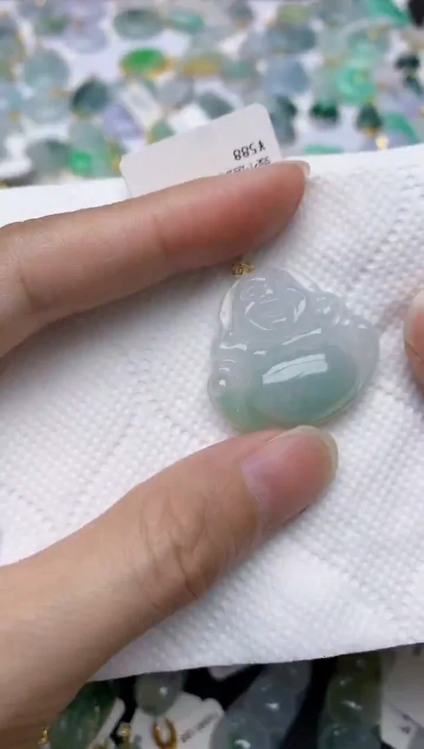 颈饰18K金镶嵌翡翠天然A货翡翠