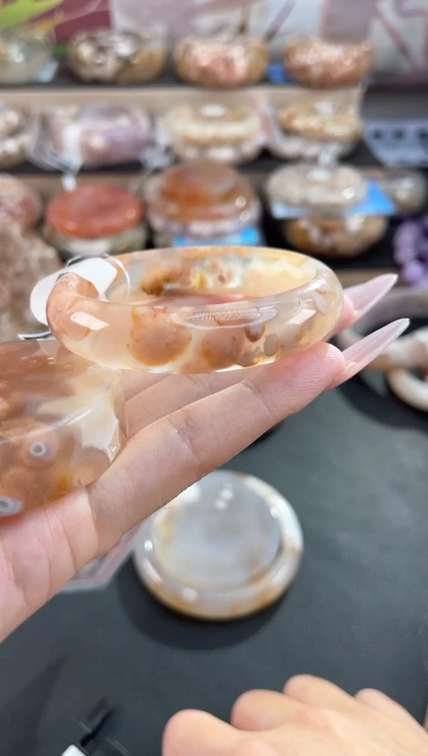 未镶嵌手镯石英质玉53