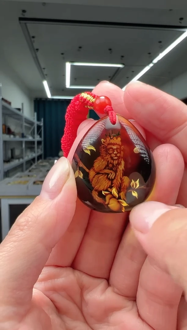 琥珀颈饰未镶嵌猴