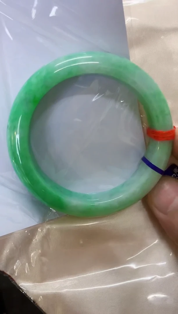 翡翠未镶嵌吊坠(不含链)缅甸翡翠手镯