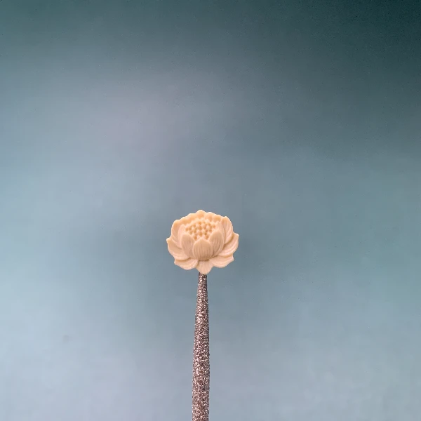 D1302天然猛犸牙莲花配饰 支持鉴定 假一罚四