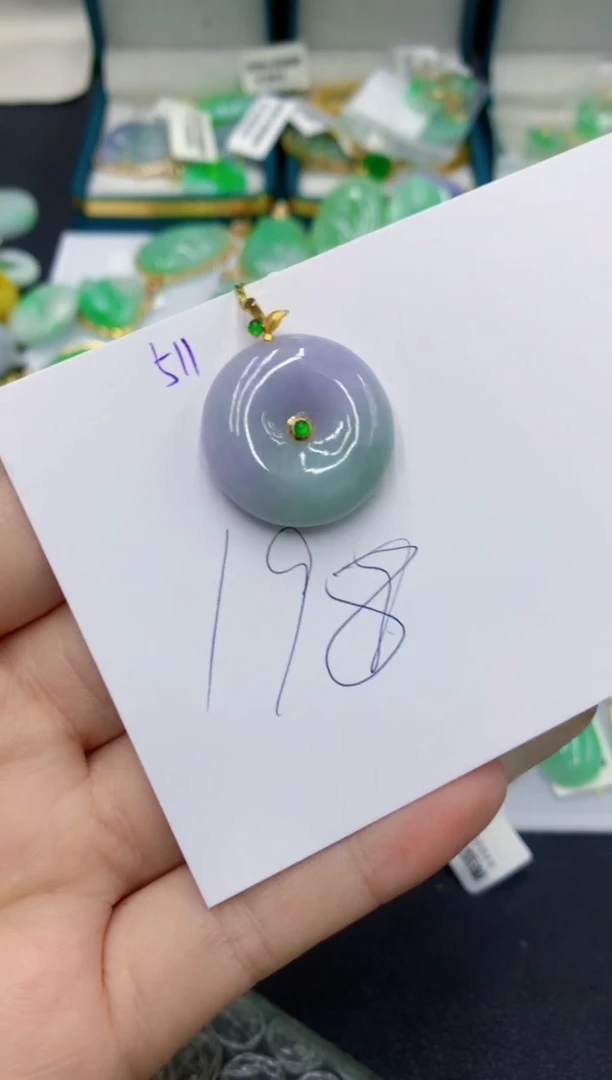 颈饰18K金镶嵌翡翠111111111111