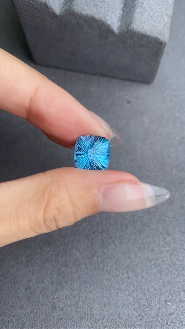 【闪购商品】托帕石裸石未镶嵌6.3CT----------