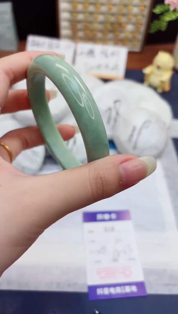 未镶嵌手镯石英质玉28-翠玉-圈口64