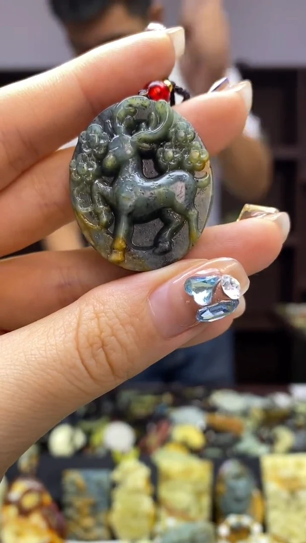 未镶嵌岫玉挂件.