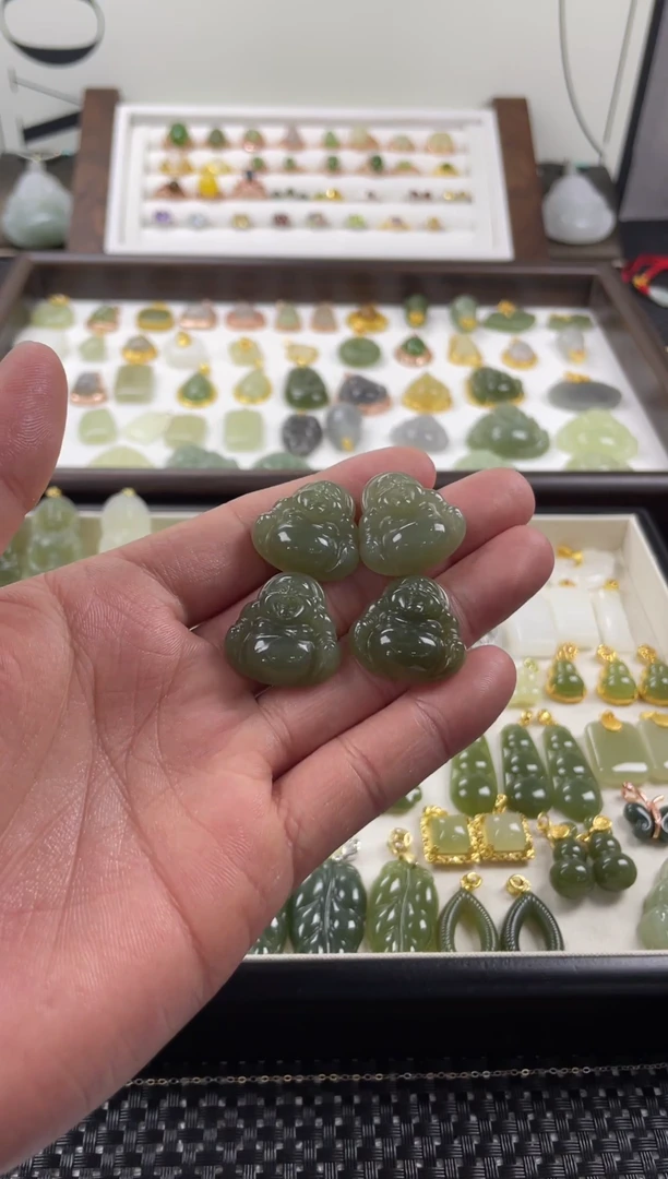 吊坠(不含链)未镶嵌和田玉随机发