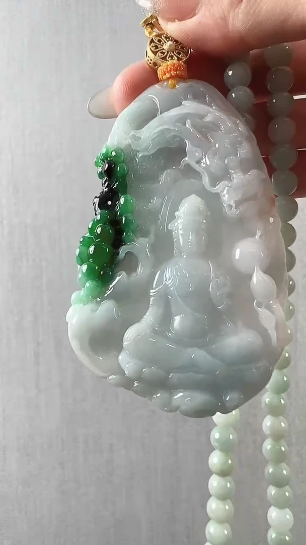 翡翠未镶嵌颈饰观音