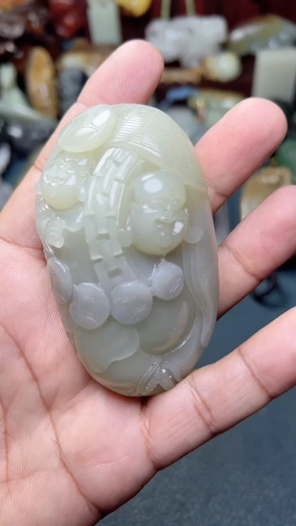 和田玉未镶嵌把件-