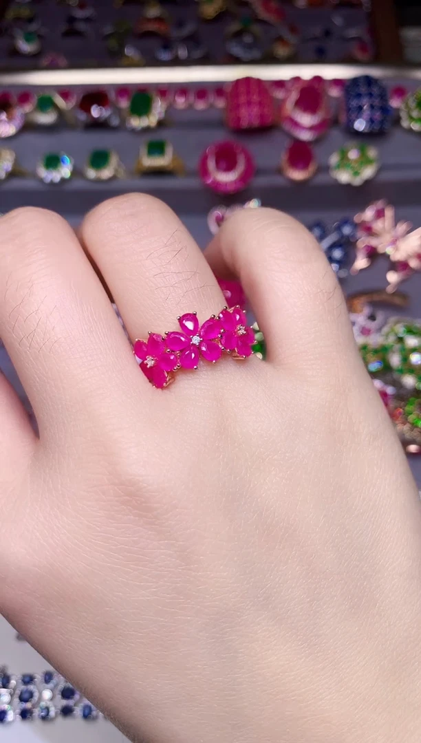 银S925镶嵌戒指红宝石....