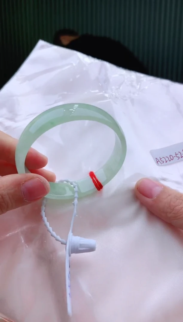 未镶嵌手镯翡翠52+