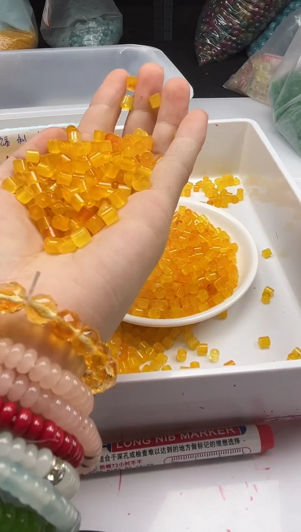 玛瑙/玉髓颈饰未镶嵌w874冰鸡油黄管珠5*5mm*20颗