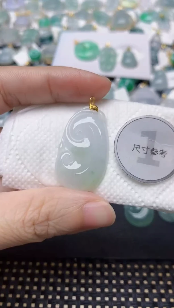颈饰18K金镶嵌翡翠天然缅甸A货翡翠