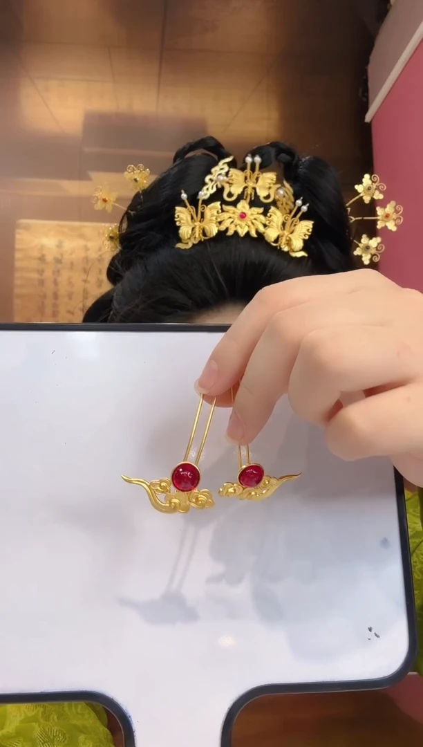 无925银纯银镀金 祥云掩鬓/对