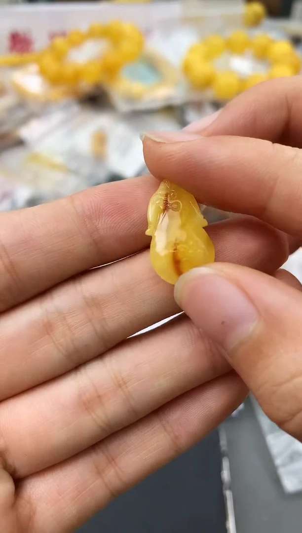 未镶嵌琥珀珠宝奇石02