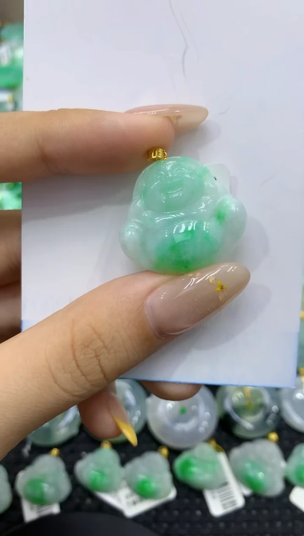 颈饰18K金镶嵌翡翠天然缅甸翡翠A货
