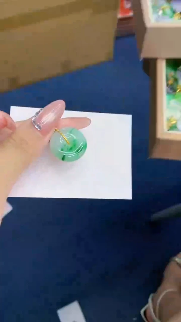 翡翠18K金镶嵌吊坠(不含链)1