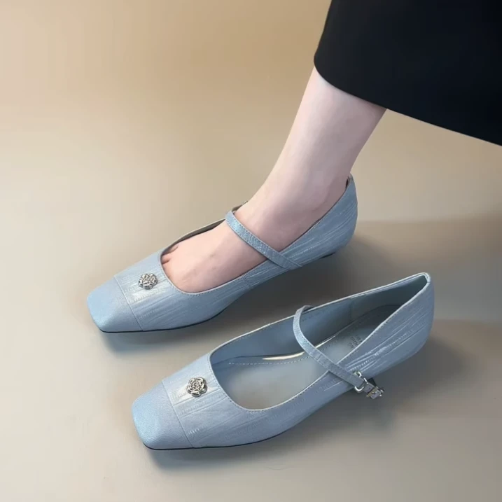 Pokoy-2cm法式复古方头山茶花一字带玛丽珍鞋新款百搭粗跟单鞋