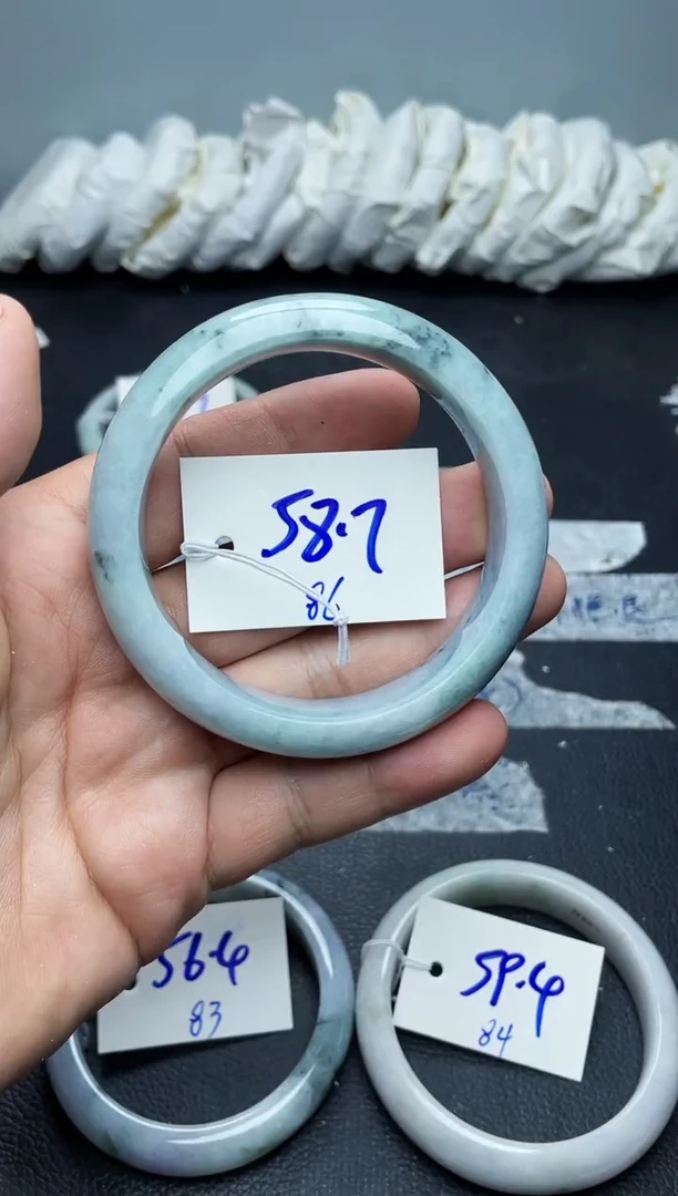未镶嵌手镯翡翠86