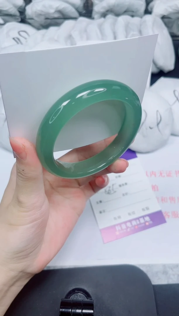 石英质玉手镯未镶嵌169-58