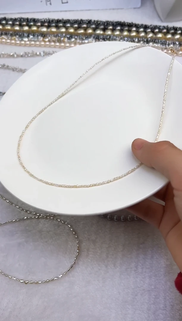 颈饰18K金镶嵌海水珍珠珍珠