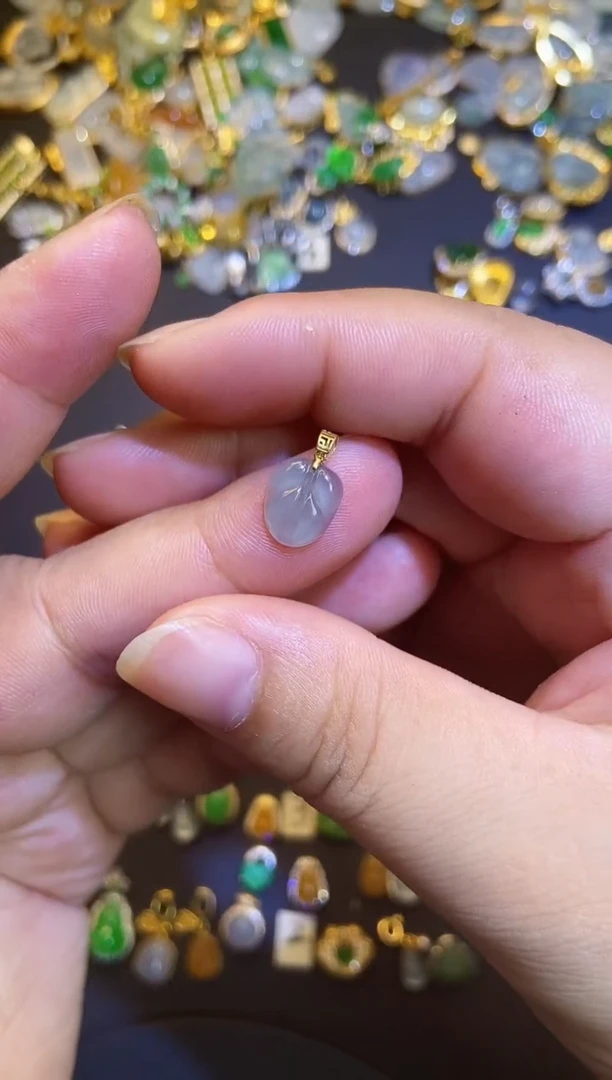 翡翠18K金镶嵌吊坠(不含链)1