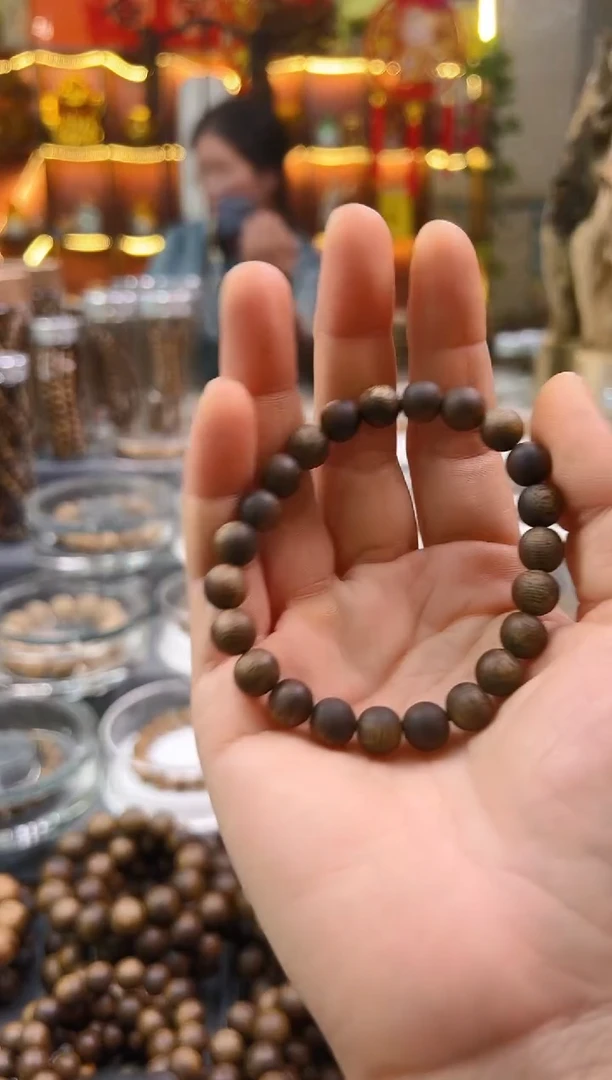 沉香手串以*棋楠圆珠单圈