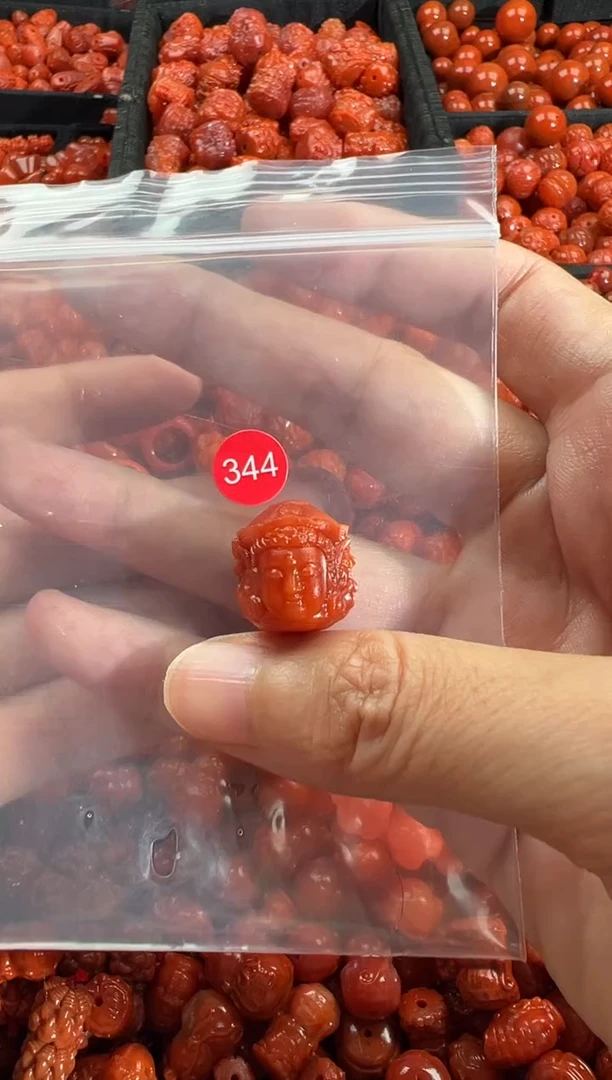 颈饰未镶嵌南红玛瑙1