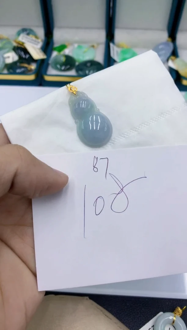 颈饰18K金镶嵌翡翠翡翠