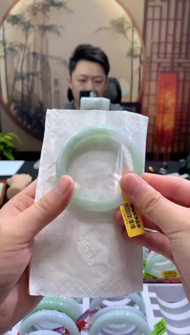 未镶嵌手镯翡翠000085391