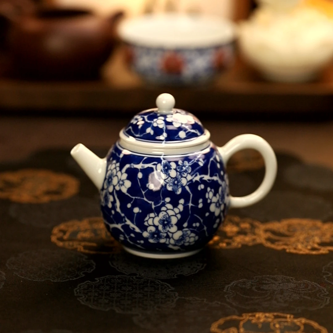 Q0011/陶瓷青花冰梅壶