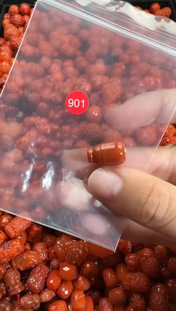 颈饰未镶嵌南红玛瑙1