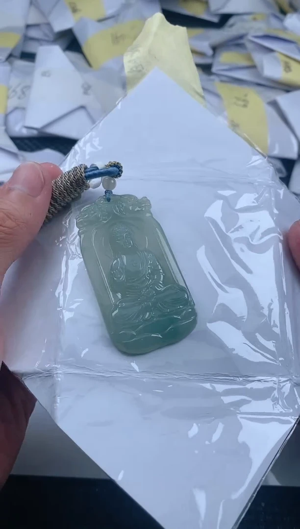 翡翠未镶嵌颈饰