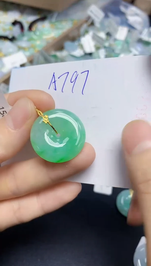 颈饰18K金镶嵌翡翠天然缅甸翡翠A货翡翠百元以上9元证书费自理