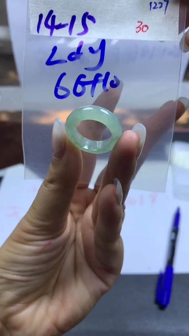 未镶嵌定制翡翠L****0毛货需精细抛光拍一发一