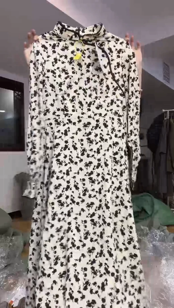 裙子       M码       80-105斤