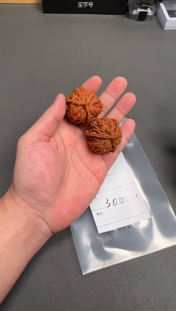 吊坠文玩核桃昨*r967596759675