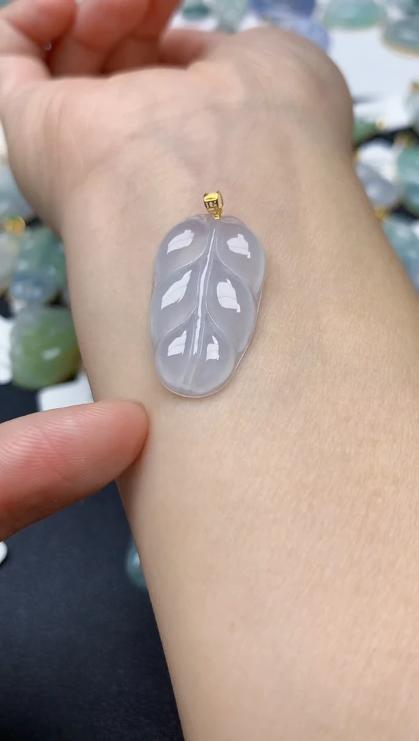 翡翠18K金镶嵌颈饰天然缅甸A货翡翠