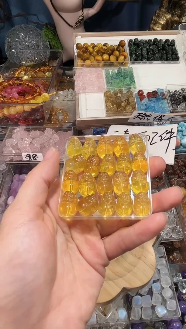 【闪购商品】水晶手串未镶嵌黄萤石貔貅一个约卡10