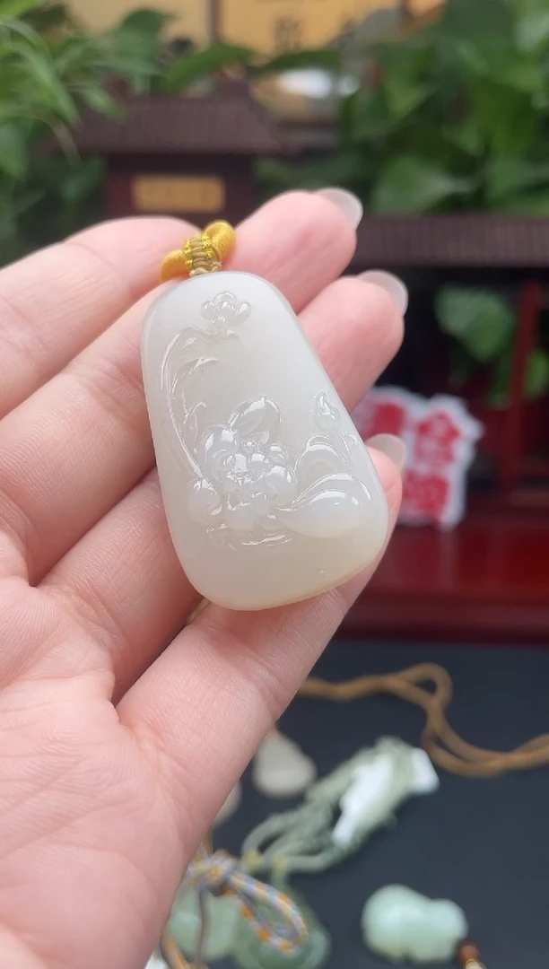 颈饰未镶嵌和田玉吊坠LY36