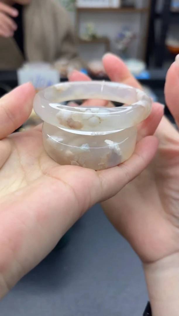 【闪购商品】石英质玉手镯未镶嵌C158(53圈赠送镯心)