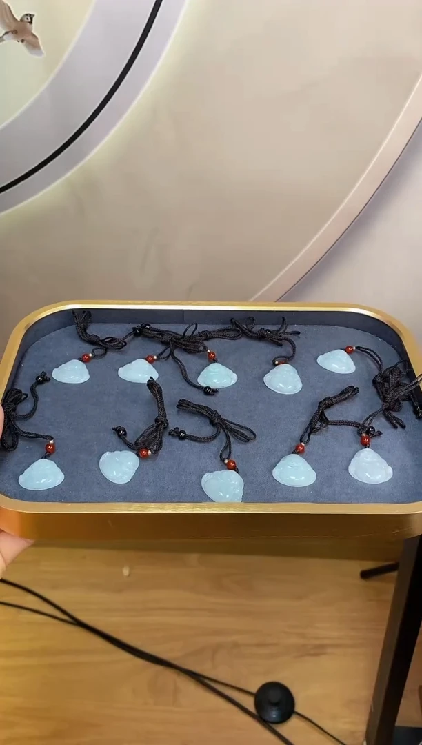 【闪购商品】翡翠吊坠(赠链)未镶嵌佛公（多样性发其一）