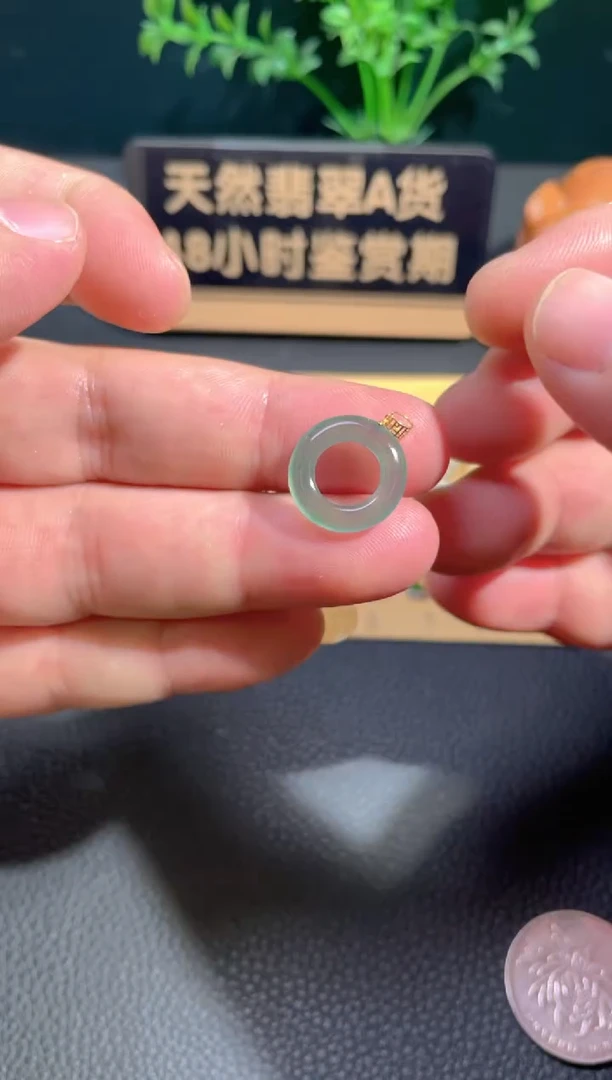 颈饰18K金镶嵌翡翠翡翠