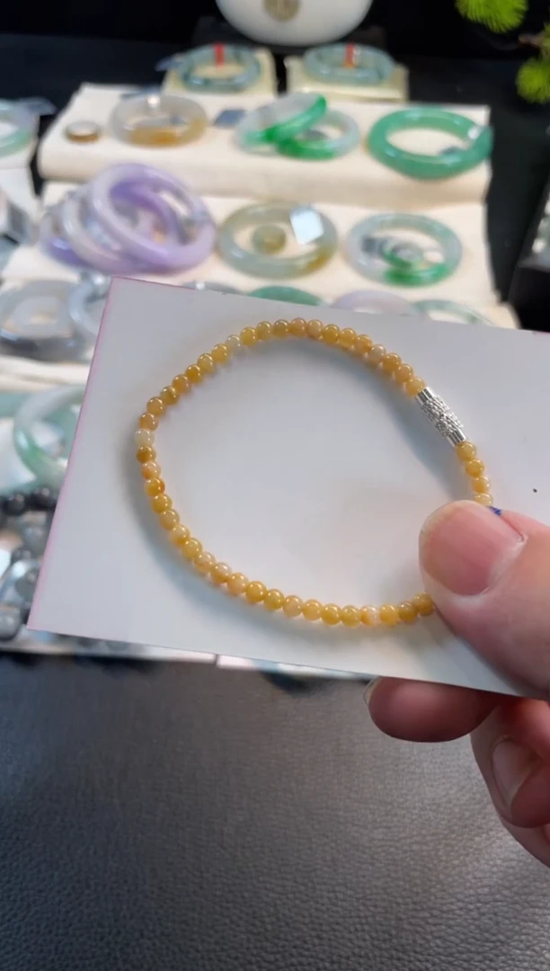 翡翠未镶嵌颈饰67 有纹裂