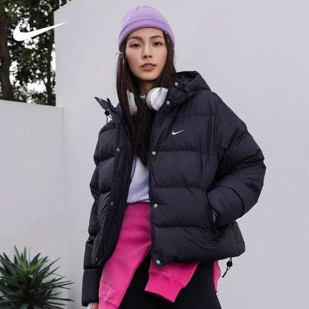 NIKE耐克 女款黑色连帽保暖时尚运动休闲羽绒服 IH0728-010