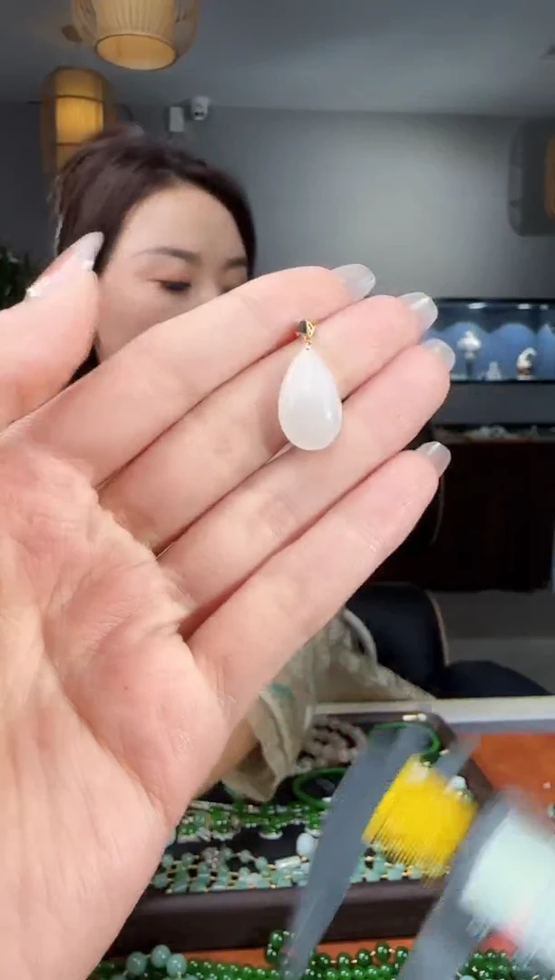 吊坠(不含链)18K金镶嵌和田玉1