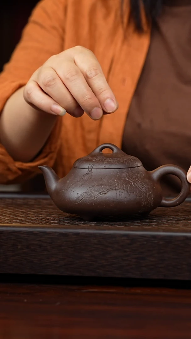 105丹壶溢香紫砂壶300毫升